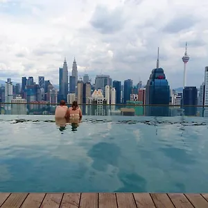 Regalia Infinity Pool Appartement